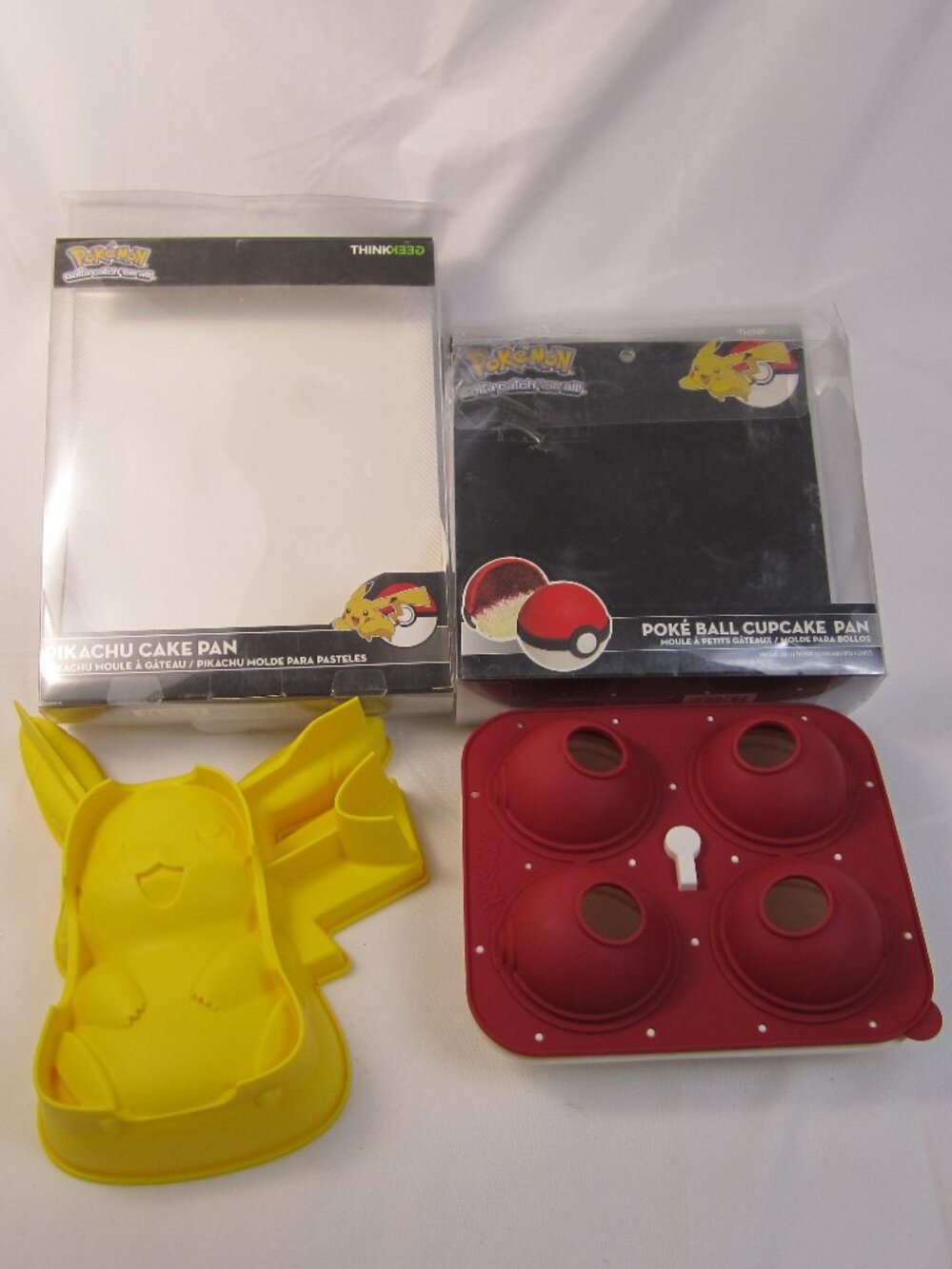 Thinkgeek Pokemon & Pokeball Pikachu Silicone Cake Pan Molds - GUC